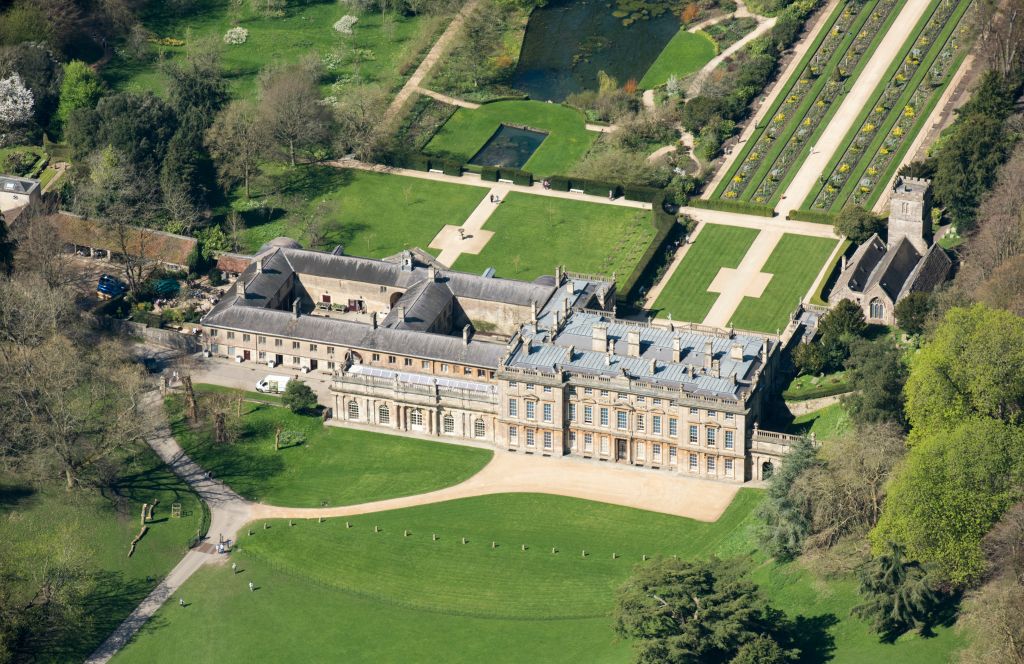 Country house colonisation